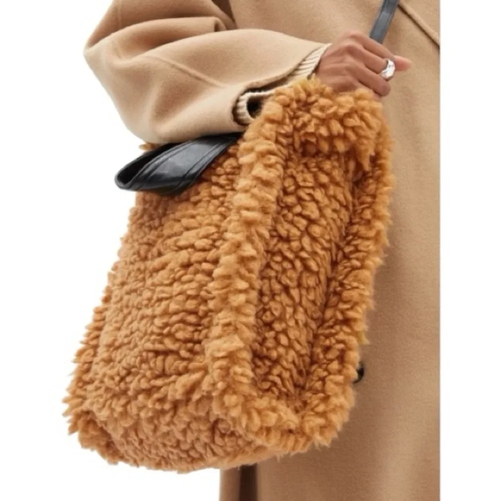 Stand Studio Leia Faux Fur Sherpa Tote Bag In Nougat